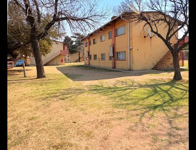 2 BEDROOM APARTMENT FOR SALE IN SASOLBURG EXT 3